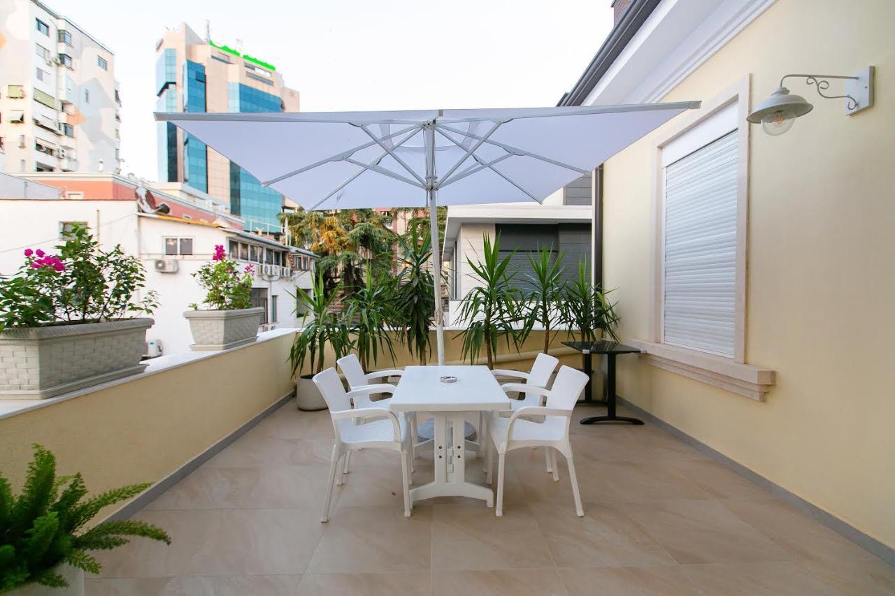 Vila Ferdinand Modern Rooms In Tirana'S Center Exteriör bild