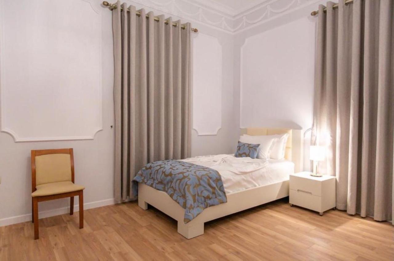 Vila Ferdinand Modern Rooms In Tirana'S Center Exteriör bild