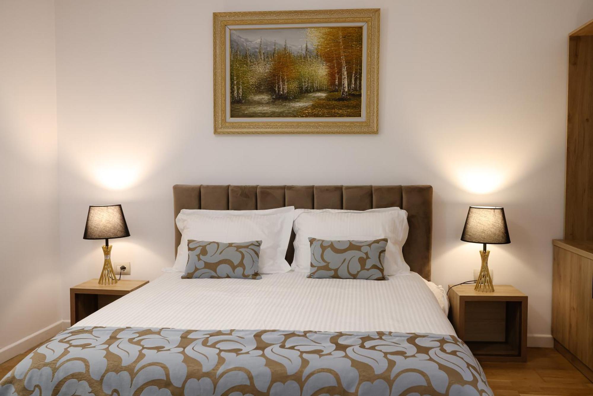 Vila Ferdinand Modern Rooms In Tirana'S Center Rum bild
