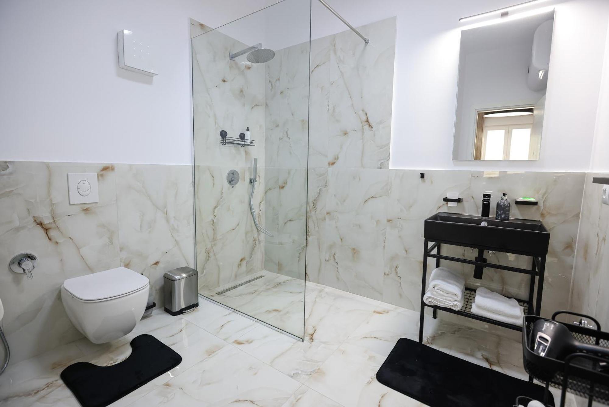 Vila Ferdinand Modern Rooms In Tirana'S Center Rum bild